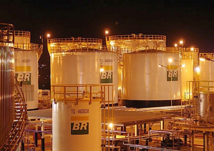 foto: Petrobras vendió sus acciones en Edesur y amplía la retirada del país