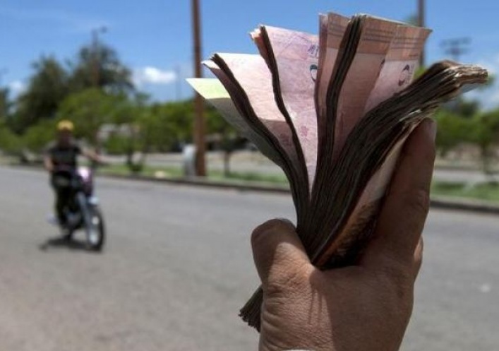 foto: Venezuela devaluó 46% el bolívar