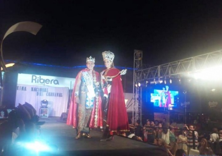 foto: Susel Jacquet y Diego Cherdi Brizueña, los nuevos monarcas del Carnaval correntino
