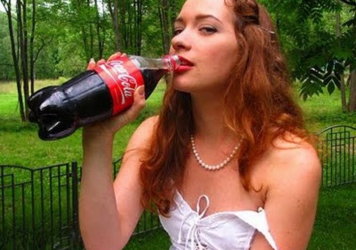 foto: Por beber 9 litros de Coca Cola diarios, murió de arritmia