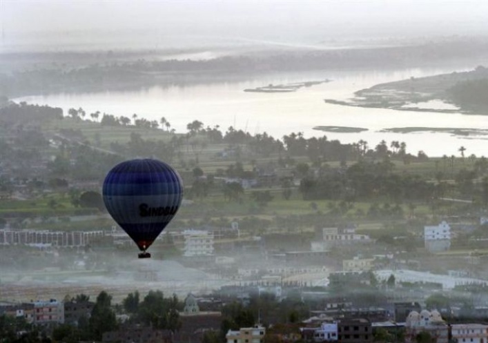 foto: Mueren 19 turistas al caerse un globo aerostático en Egipto