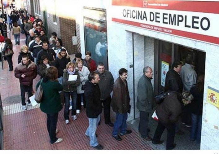 foto: El desempleo en España no se frena y ya supera los 5 millones de personas 
