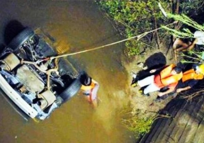 foto: Familia formoseña falleció tras caer su automóvil a un arroyo