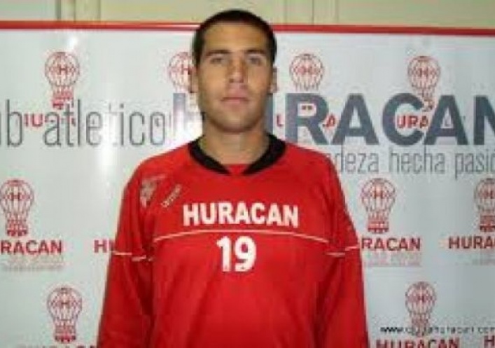foto: Detuvieron a un futbolista de Huracán por robarle a un policía