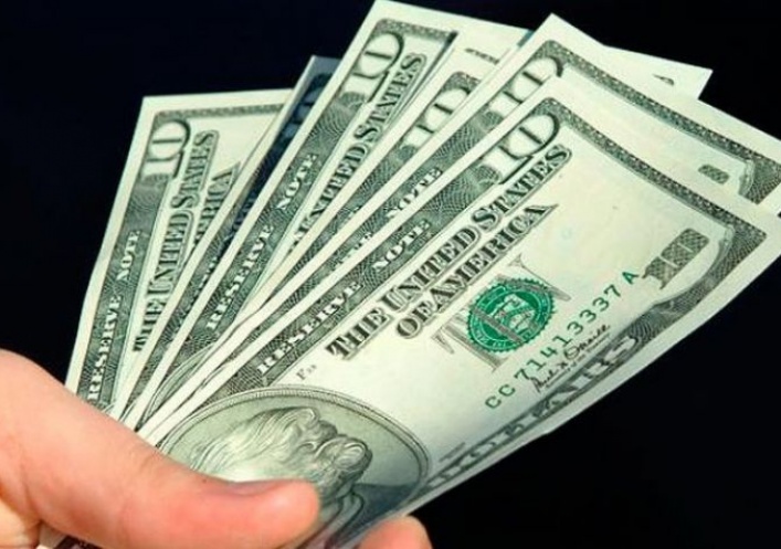 foto: El blue subió 37 centavos a $ 10,45 y cuesta el doble del oficial