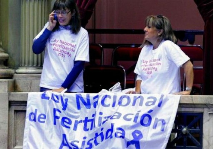 foto: Se aprobó la Ley de fertilización asistida 
