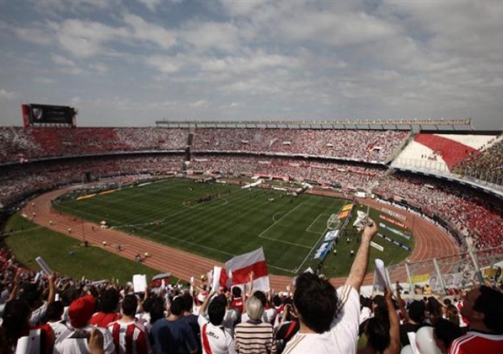 foto: La AFA da marcha atrás: ahora, River-Independiente va a las 14
