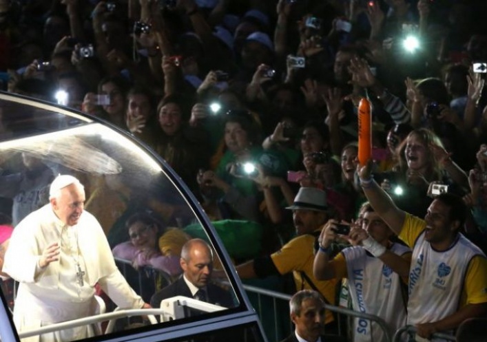 foto: El Papa pidió a sacerdotes que sirvan a Cristo "en las villas"