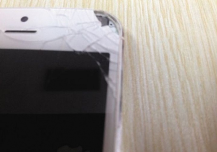 foto: Un iPhone 5 le explota a una mujer en la cara