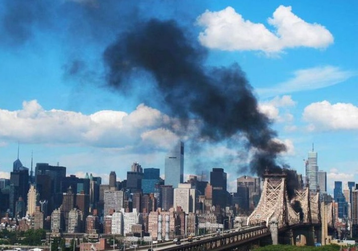 foto: Un incendio en un puente mantuvo en vilo a casi toda Nueva York