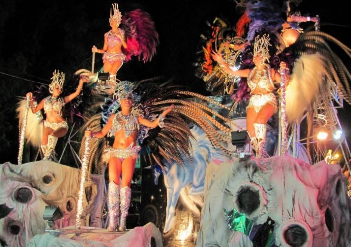 foto: Paso de los Libres: El  inicio del carnaval se pasó para mañana por cuestiones climáticas