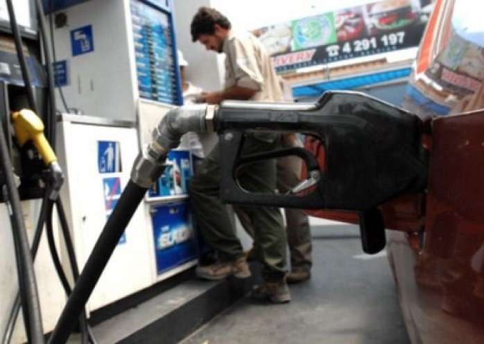 foto: A fines de octubre aumentaría el precio de los combustibles