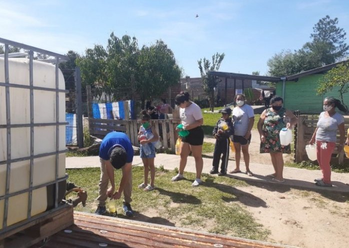 foto:  Se entregaron elementos sanitizantes en los barrios Loma Linda y la Olla 