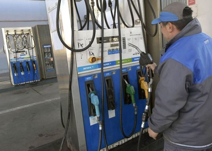 foto: YPF aumenta el precio de la nafta y el gasoil 6% promedio desde este jueves