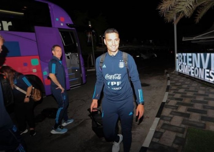 foto: Scaloni llegó a Qatar: empieza la preparación argentina para el Mundial
