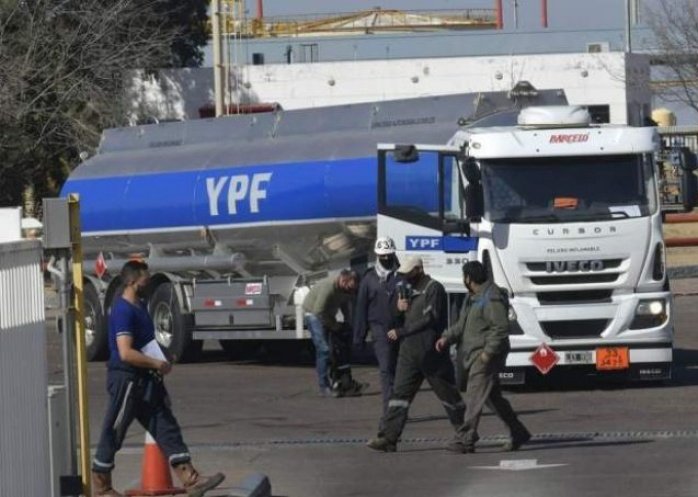 foto: Ya rige el aumento de las naftas y el gasoil de YPF en toda la Argentina