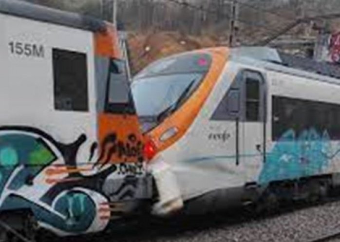 foto: Chocan trenes en cercanías de Barcelona: al menos 155 heridos