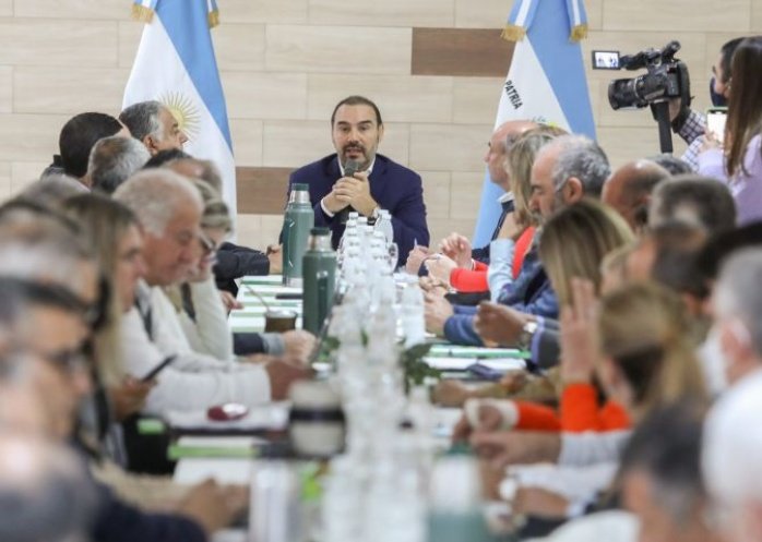 foto: Valdés convocó a reunión ampliada del gabinete provincial en Virasoro