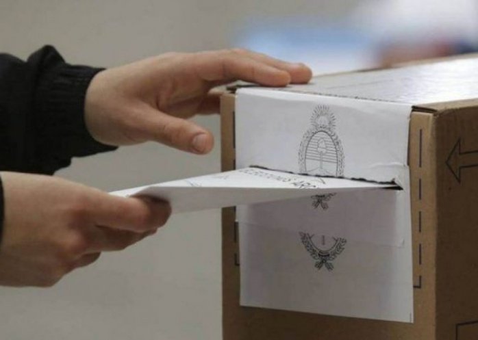 foto: Al menos 17 provincias analizan desdoblar el calendario electoral
