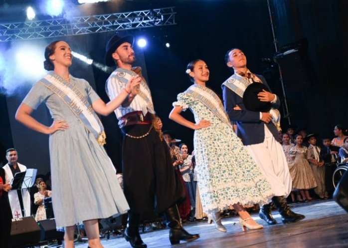foto: Emotiva apertura de la Fiesta del Chamamé con homenaje a Tarragó