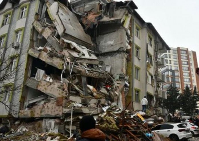 foto: Más de 600 muertos por un devastador terremoto de 7,8 de magnitud en Turquía y Siria